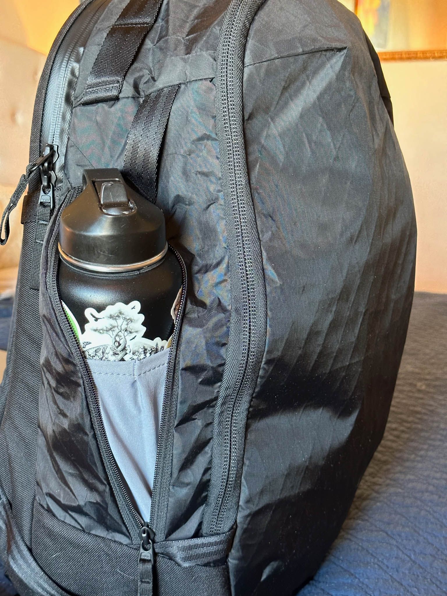 able carry max water bottle pocket